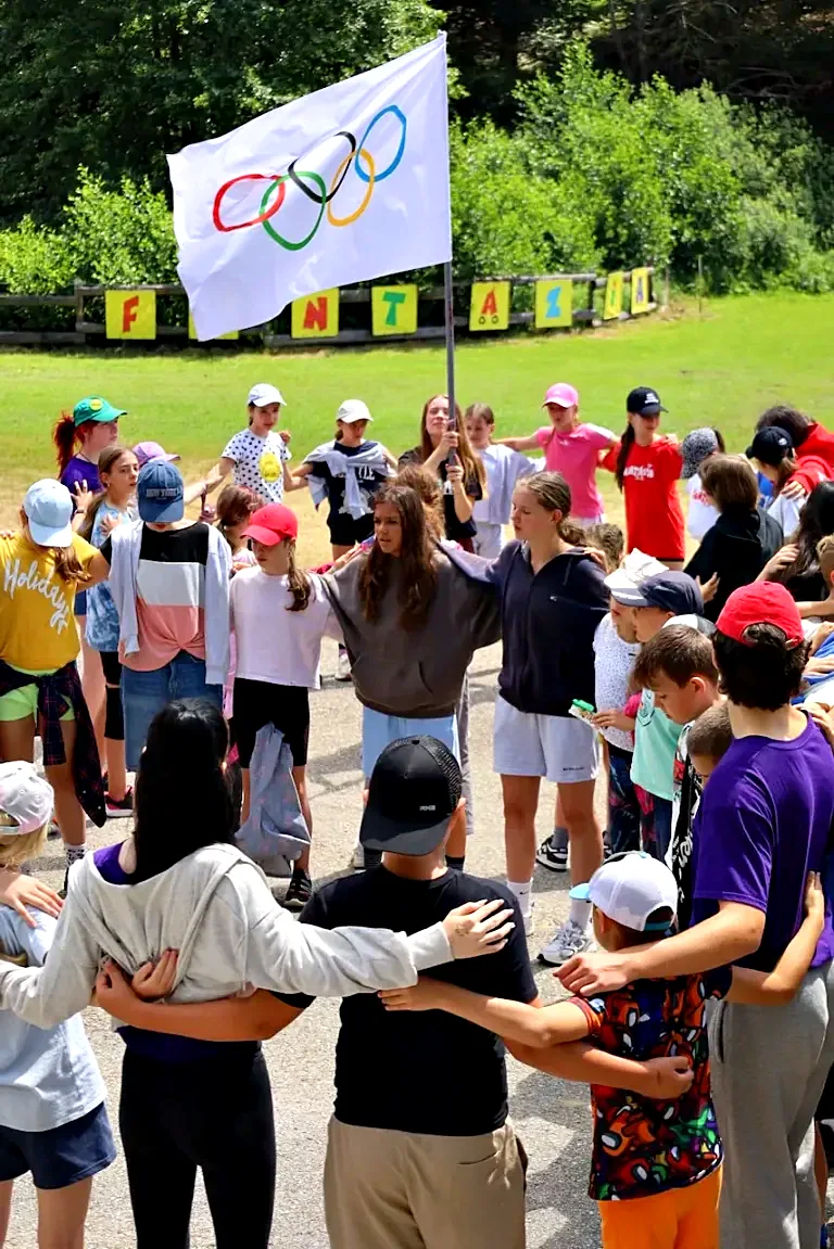 4. deň v detskom letnom tábore Fantázia – olympiáda, športové hry a táborová opekačka