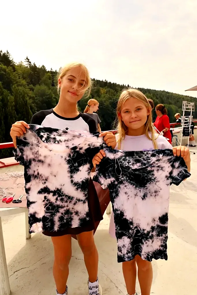 4. Fantastický deň – Kluby, Tajomstvo lesa a táborová opekačka