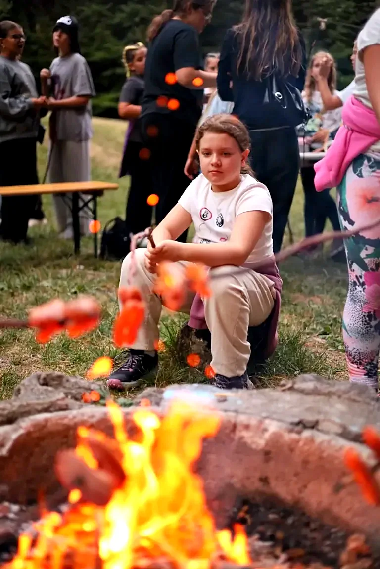 5. Fantastický deň – Kluby, Tajomstvo lesa a táborová opekačka