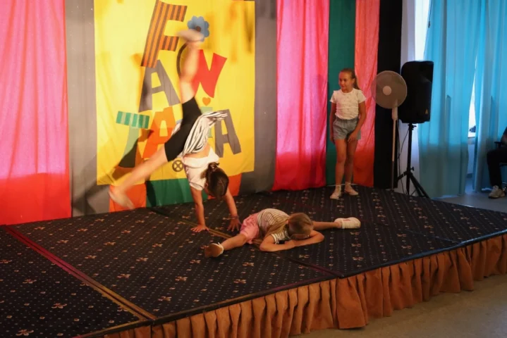 deti v letnom tábore Fantázia – 3. fantastický turnus 2026, 4. deň, Fantázia má talent – fotka 3 z 68
