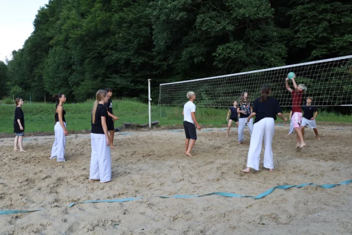 deti v letnom tábore Fantázia – 3. fantastický turnus 2026, 4. deň, Fantastické kluby popoludni – fotka 42 z 58
