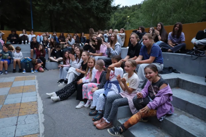 deti v letnom tábore Fantázia – 3. fantastický turnus 2026, 6. deň, Gala – fotka 45 z 87