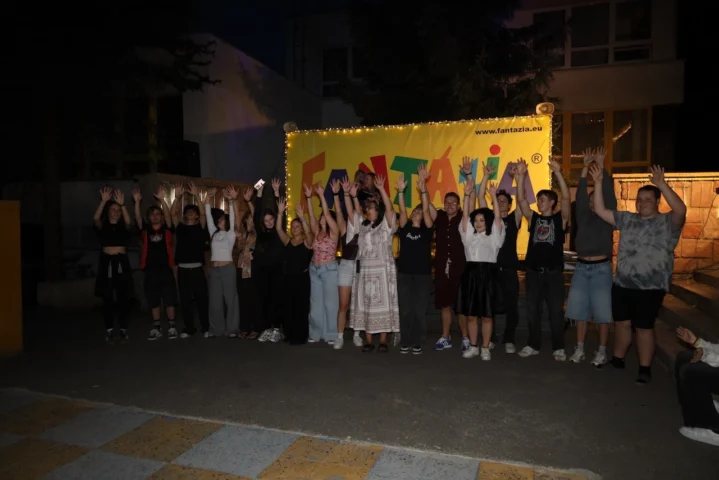 deti v letnom tábore Fantázia – 3. fantastický turnus 2026, 6. deň, Gala – fotka 86 z 87