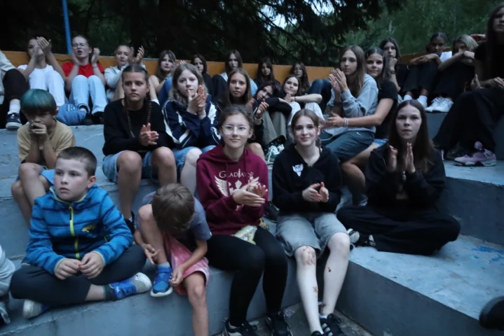 deti v letnom tábore Fantázia – 3. fantastický turnus 2026, 6. deň, Gala – fotka 64 z 87