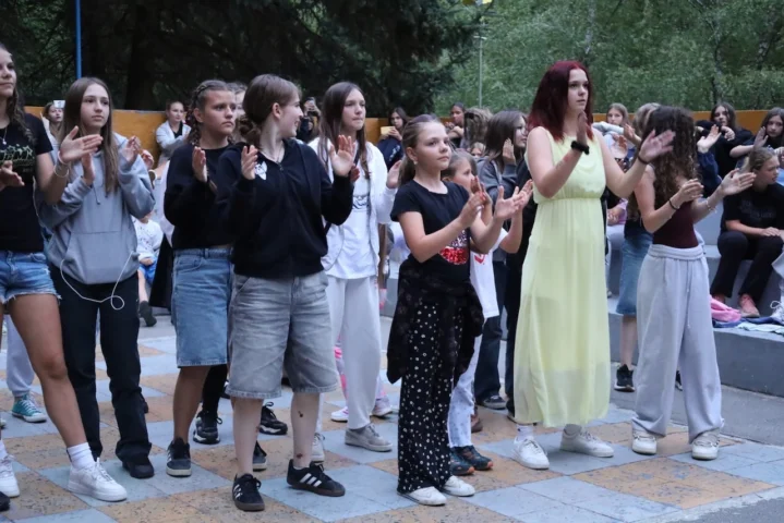 deti v letnom tábore Fantázia – 3. fantastický turnus 2026, 6. deň, Gala – fotka 51 z 87