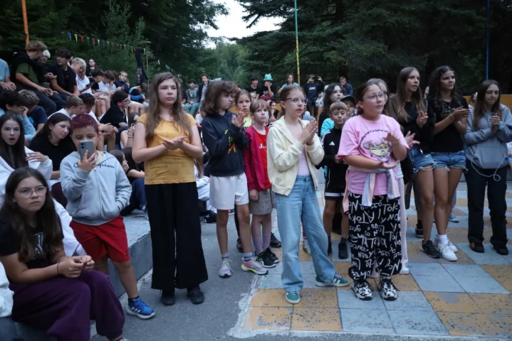 deti v letnom tábore Fantázia – 3. fantastický turnus 2026, 6. deň, Gala – fotka 52 z 87
