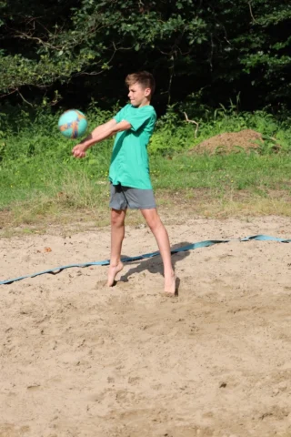 deti v letnom tábore Fantázia – 1. fantastický turnus 2026, 4. deň, Fantastické kluby popoludní – fotka 22 z 93