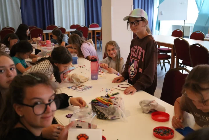 deti v letnom tábore Fantázia – 1. fantastický turnus 2026, 4. deň, Fantastické kluby popoludní – fotka 62 z 93