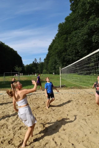 deti v letnom tábore Fantázia – 1. fantastický turnus 2026, 4. deň, Fantastické kluby popoludní – fotka 27 z 93