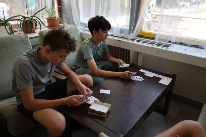 deti v letnom tábore Fantázia – 3. fantastický turnus 2026, 6. deň, Príprava firiem – fotka 22 z 39