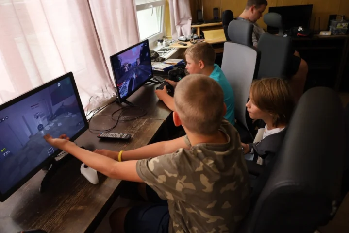 deti v letnom tábore Fantázia – 3. fantastický turnus 2026, 6. deň, Kluby dopoludnia – fotka 65 z 106