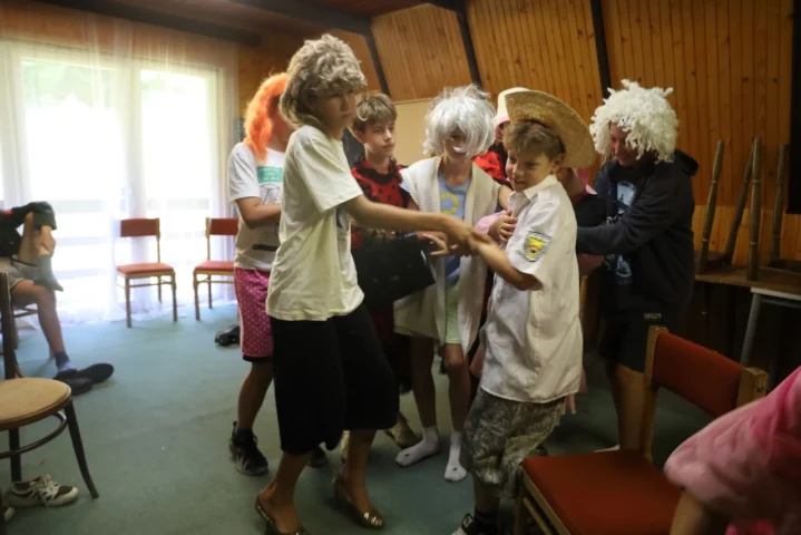 deti v letnom tábore Fantázia – 3. fantastický turnus 2026, 7. deň, Príprava na festival – fotka 36 z 64