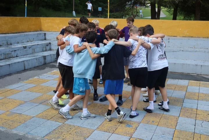 deti v letnom tábore Fantázia – 3. fantastický turnus 2026, 7. deň, Príprava na festival – fotka 58 z 64