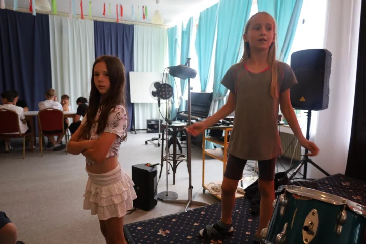deti v letnom tábore Fantázia – 3. fantastický turnus 2026, 7. deň, Príprava na festival – fotka 5 z 64