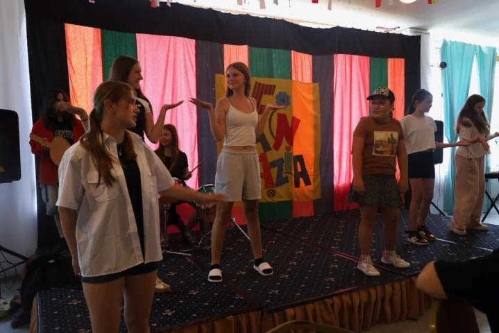deti v letnom tábore Fantázia – 3. fantastický turnus 2026, 7. deň, Príprava na festival – fotka 60 z 64