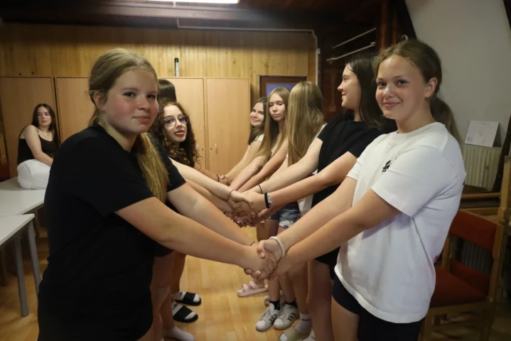 deti v letnom tábore Fantázia – 3. fantastický turnus 2026, 7. deň, Príprava na festival – fotka 44 z 64