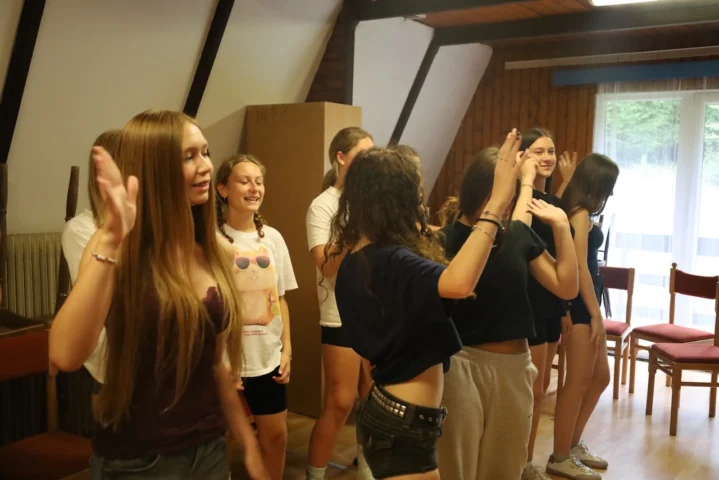 deti v letnom tábore Fantázia – 3. fantastický turnus 2026, 7. deň, Príprava na festival – fotka 43 z 64