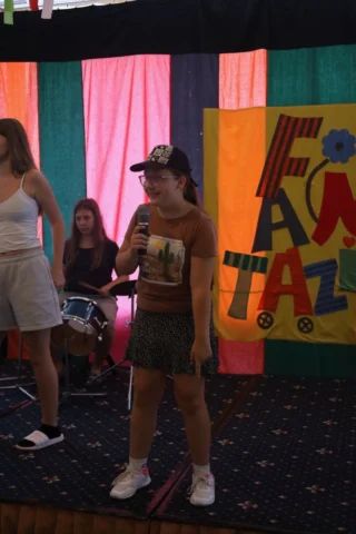 deti v letnom tábore Fantázia – 3. fantastický turnus 2026, 7. deň, Príprava na festival – fotka 62 z 64