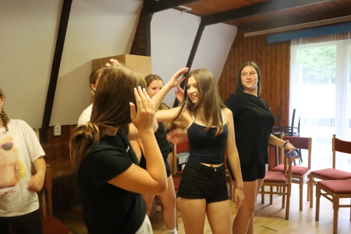 deti v letnom tábore Fantázia – 3. fantastický turnus 2026, 7. deň, Príprava na festival – fotka 46 z 64