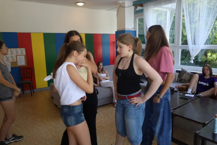 deti v letnom tábore Fantázia – 3. fantastický turnus 2026, 7. deň, Príprava na festival – fotka 28 z 64