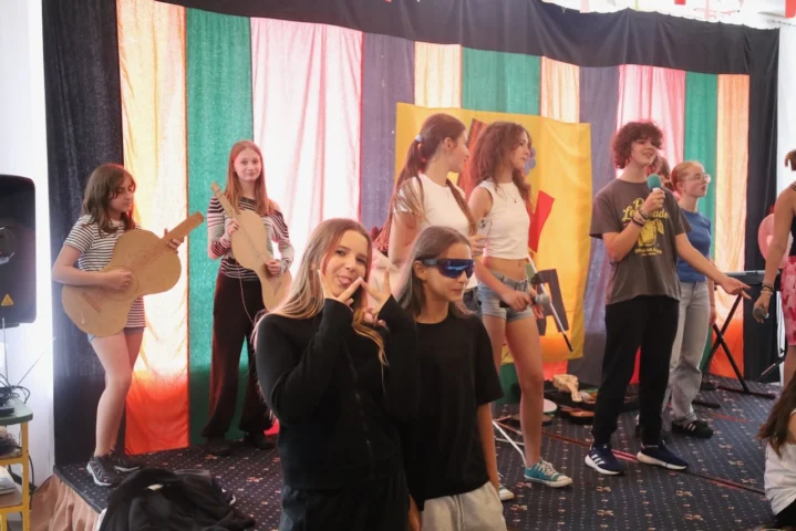 deti v letnom tábore Fantázia – 3. fantastický turnus 2026, 7. deň, Príprava na festival – fotka 48 z 64