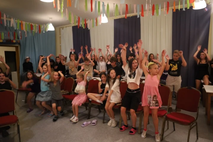 deti v letnom tábore Fantázia – 3. fantastický turnus 2026, 7. deň, Hudobný festival – fotka 90 z 127