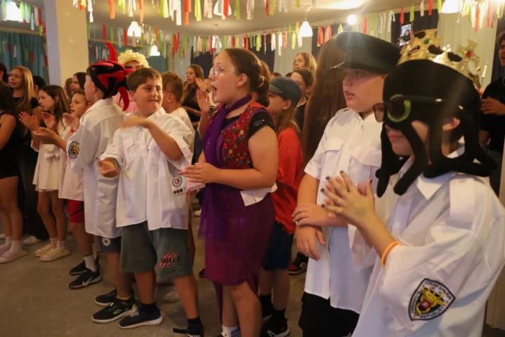 deti v letnom tábore Fantázia – 3. fantastický turnus 2026, 7. deň, Hudobný festival – fotka 25 z 127