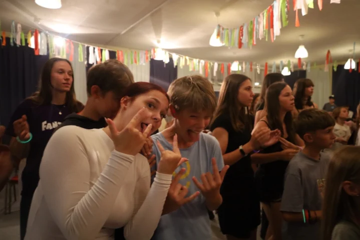 deti v letnom tábore Fantázia – 3. fantastický turnus 2026, 7. deň, Hudobný festival – fotka 110 z 127