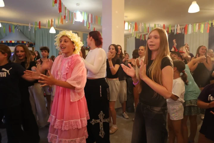 deti v letnom tábore Fantázia – 3. fantastický turnus 2026, 7. deň, Hudobný festival – fotka 54 z 127