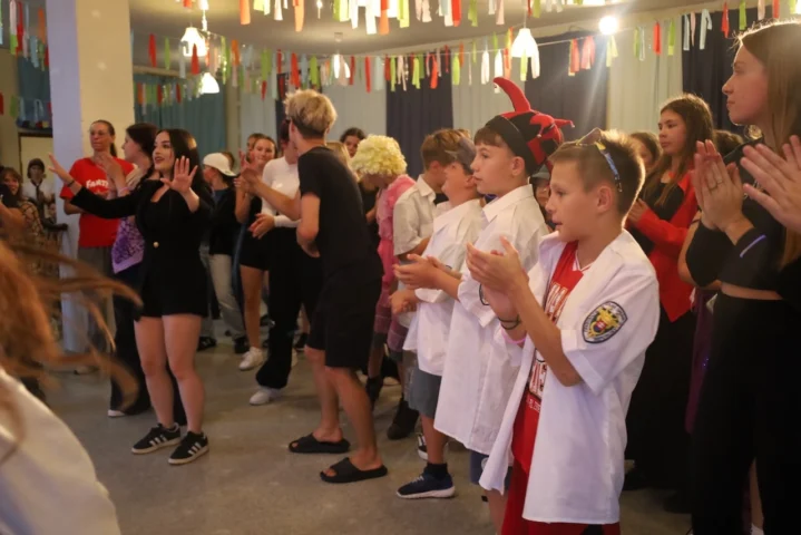 deti v letnom tábore Fantázia – 3. fantastický turnus 2026, 7. deň, Hudobný festival – fotka 21 z 127