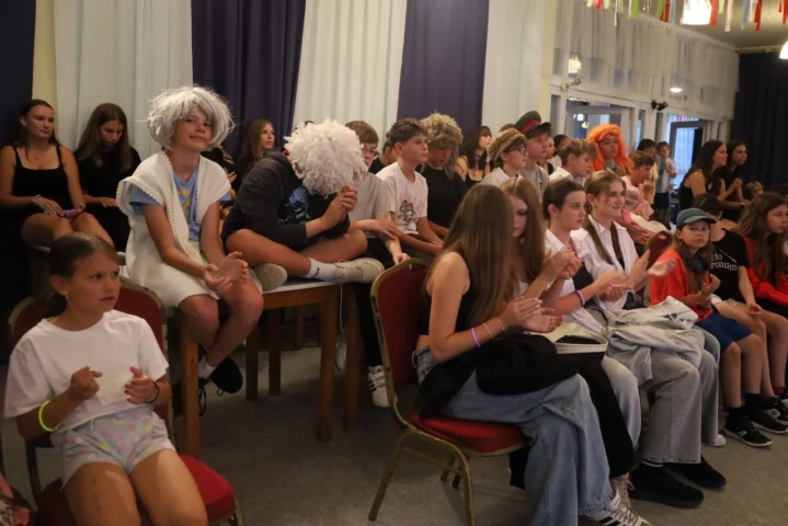 deti v letnom tábore Fantázia – 3. fantastický turnus 2026, 7. deň, Hudobný festival – fotka 33 z 127