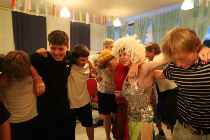 deti v letnom tábore Fantázia – 3. fantastický turnus 2026, 7. deň, Hudobný festival – fotka 97 z 127