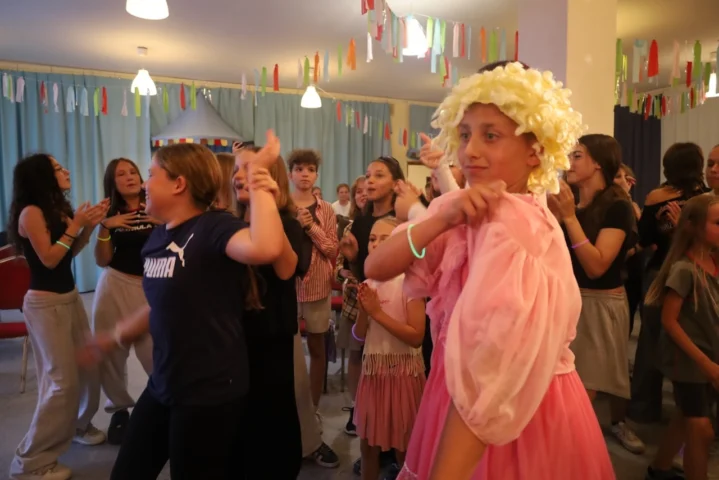 deti v letnom tábore Fantázia – 3. fantastický turnus 2026, 7. deň, Hudobný festival – fotka 55 z 127