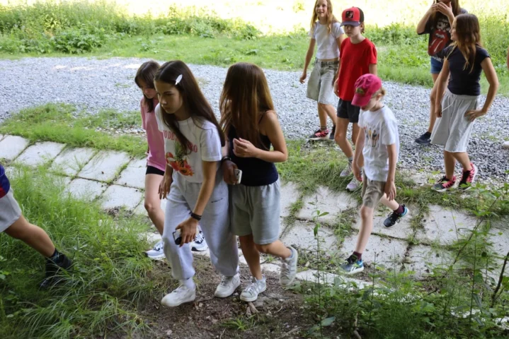 deti v letnom tábore Fantázia – 3. fantastický turnus 2026, 5. deň, Tajomstvo lesa – fotka 14 z 86