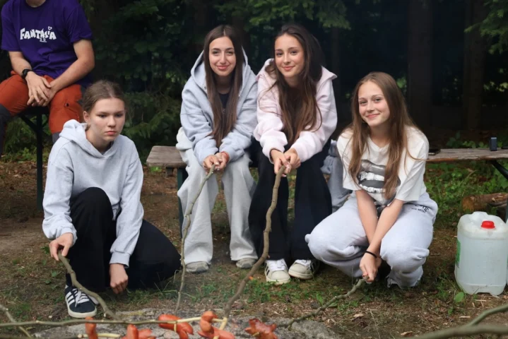 deti v letnom tábore Fantázia – 1. fantastický turnus 2026, 4. deň, Opekačka – fotka 14 z 71