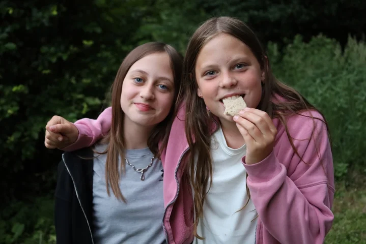 deti v letnom tábore Fantázia – 1. fantastický turnus 2026, 4. deň, Opekačka – fotka 38 z 71