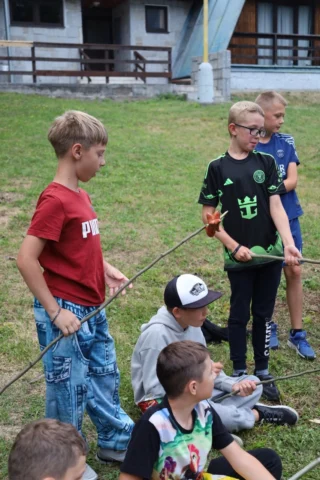 deti v letnom tábore Fantázia – 1. fantastický turnus 2026, 4. deň, Opekačka – fotka 23 z 71