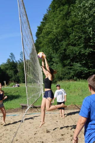 deti v letnom tábore Fantázia – 3. fantastický turnus 2026, 5. deň, Fantastické kluby popoludní – fotka 24 z 85
