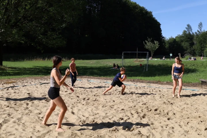 deti v letnom tábore Fantázia – 3. fantastický turnus 2026, 5. deň, Fantastické kluby popoludní – fotka 23 z 85