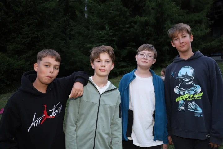 deti v letnom tábore Fantázia – 3. fantastický turnus 2026, 5. deň, Opekačka – fotka 31 z 56