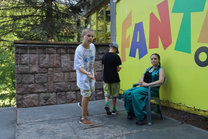 deti v letnom tábore Fantázia – 3. fantastický turnus 2026, 9. deň, Jarmok – fotka 81 z 88