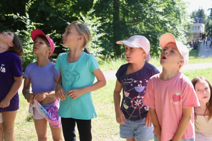 deti v letnom tábore Fantázia – 3. fantastický turnus 2026, 8. deň, Začarovaná krajina – fotka 38 z 81