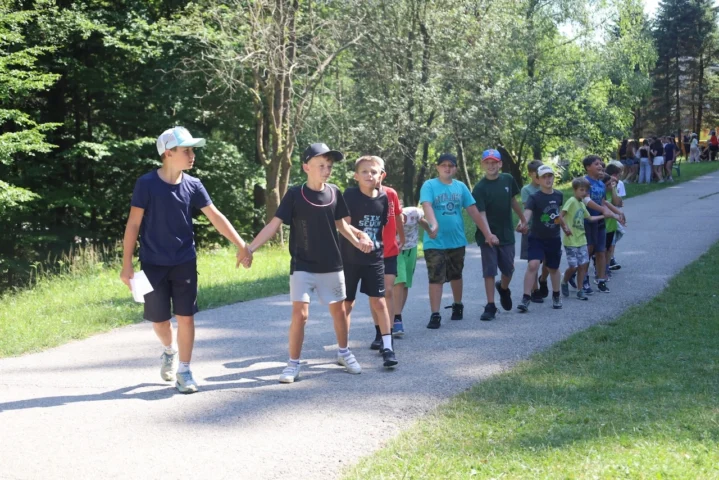 deti v letnom tábore Fantázia – 3. fantastický turnus 2026, 8. deň, Začarovaná krajina – fotka 30 z 81