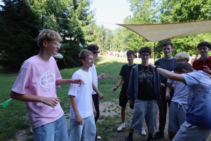 deti v letnom tábore Fantázia – 3. fantastický turnus 2026, 8. deň, Začarovaná krajina – fotka 22 z 81