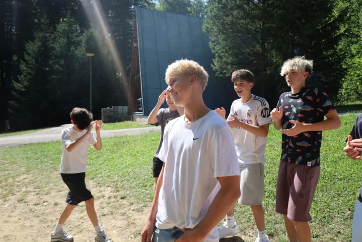 deti v letnom tábore Fantázia – 3. fantastický turnus 2026, 8. deň, Začarovaná krajina – fotka 47 z 81