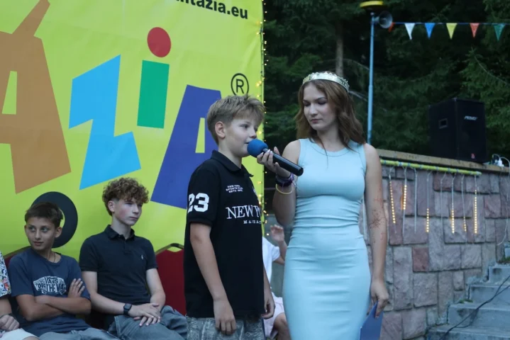deti v letnom tábore Fantázia – 3. fantastický turnus 2026, 8. deň, Chlapec a dievča Fantázie – fotka 8 z 105