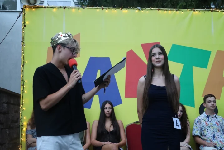 deti v letnom tábore Fantázia – 3. fantastický turnus 2026, 8. deň, Chlapec a dievča Fantázie – fotka 40 z 105