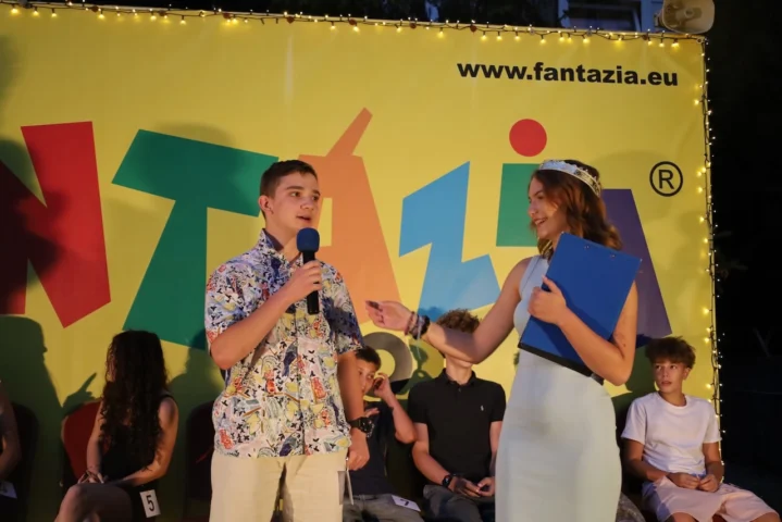 deti v letnom tábore Fantázia – 3. fantastický turnus 2026, 8. deň, Chlapec a dievča Fantázie – fotka 85 z 105