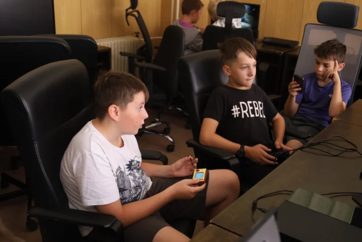 deti v letnom tábore Fantázia – 3. fantastický turnus 2026, 8. deň, Fantastické kluby dopoludnia – fotka 27 z 111