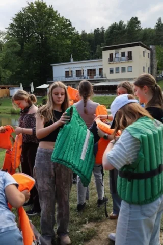 deti v letnom tábore Fantázia – 3. fantastický turnus 2026, 2. deň, Fantastické kluby popoludní – fotka 1 z 52